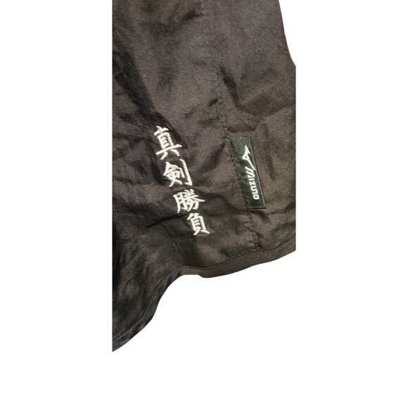 Mizuno High Performance Fully Lined Black and Red Running Shorts Windbreaker XL - Picture 3 of 9